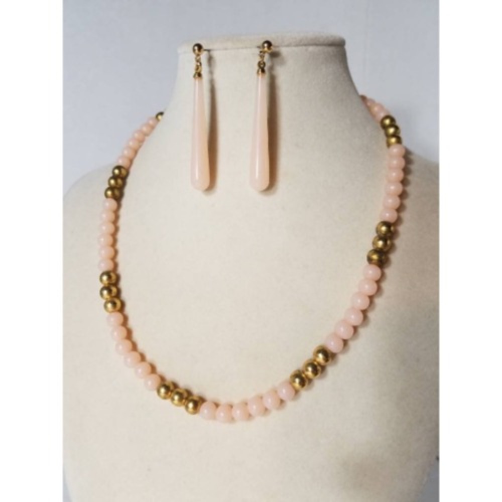 Trifari set‎ earrings and necklace soft pink and gold